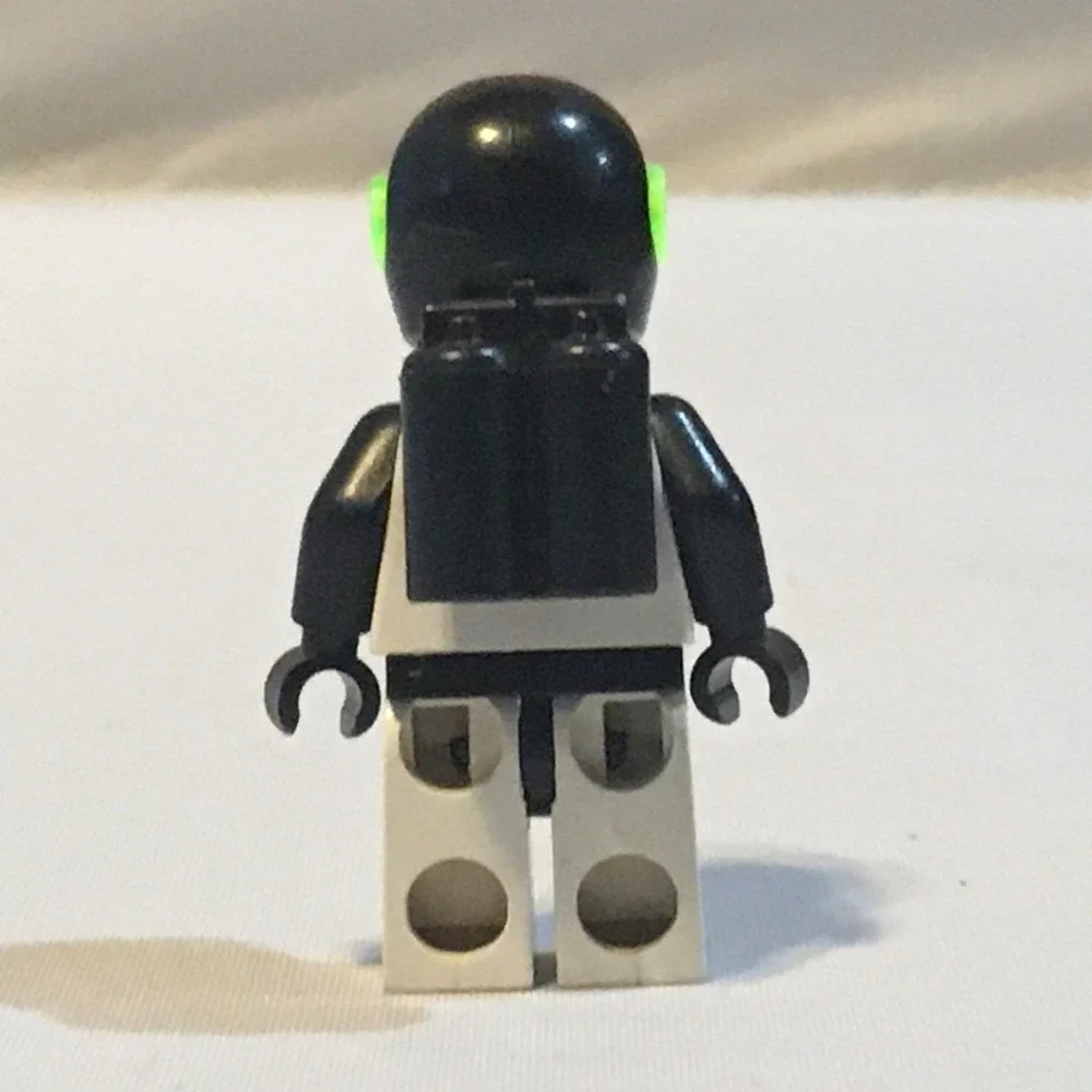 Space‎ LEGO Blacktron II Tri-Wheeled Tyrax (6851)